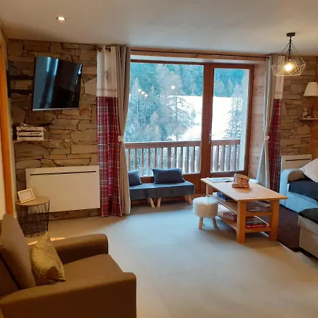 Appartement Chaleureux Avec Wifi De 10 Personnes A Val-Cenis Lanslebourg-Mont-Cenis Exterior photo